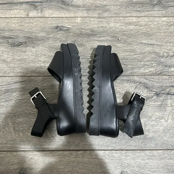 • Anne Fontaine • Women’s Vitto Sandal Black Leather Wedged Sandals Size 36