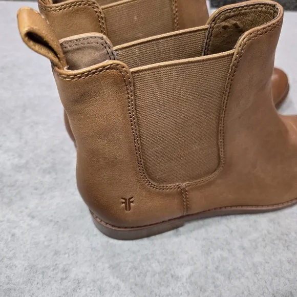🐢 Frye Anna Chelsea Boots Size 7