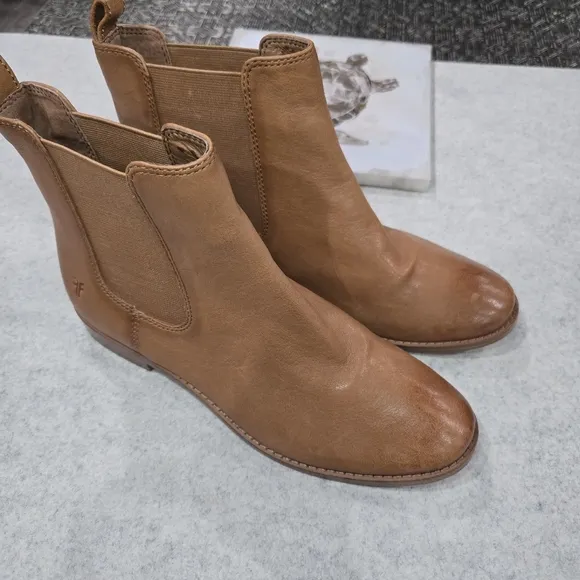🐢 Frye Anna Chelsea Boots Size 7