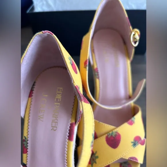 ⭐️⭐️ Host pick⭐️⭐️🍓J. Crew x Edie Parker Strawberry Espadrilele🍓