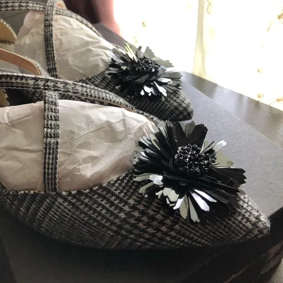 ⭐️ J. Crew Sadie Cross Strap Pointy Toe Flat