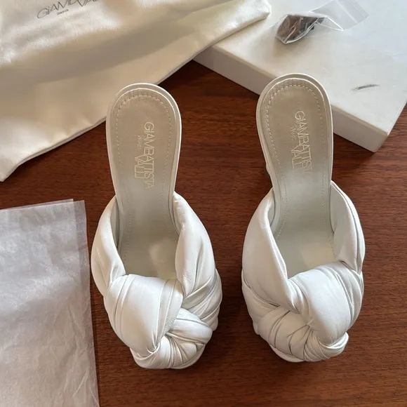 - nib Giambattista Valli White Maxi Knot Heeled Sandals in White size 6