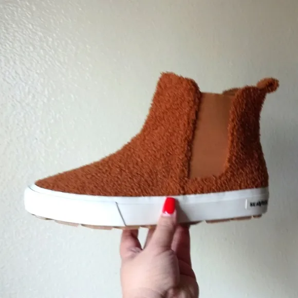🍂 NWOT Anthropologie SeaVees Laguna Chelsea Sherpa Ankle Boots.