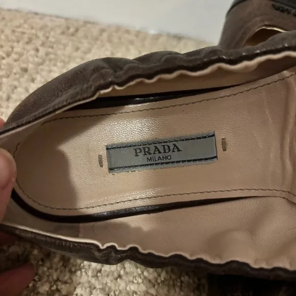 🐎 Prada Leather Ballet Flats - size 9.5 (40)