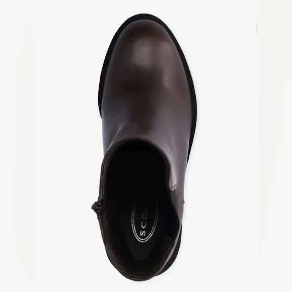 🆕 Scoop Women’s Lug Sole Chelsea Boots (sizes 9 &amp; 10 available!)