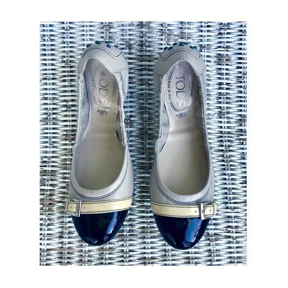🆕 {Tod’s} ‘Dee’ Leather Ballet Flats in soft grey with black &amp; tan, size 7