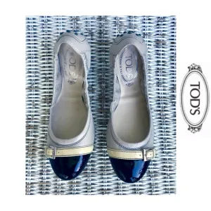 🆕 {Tod’s} ‘Dee’ Leather Ballet Flats in soft grey with black &amp; tan, size 7