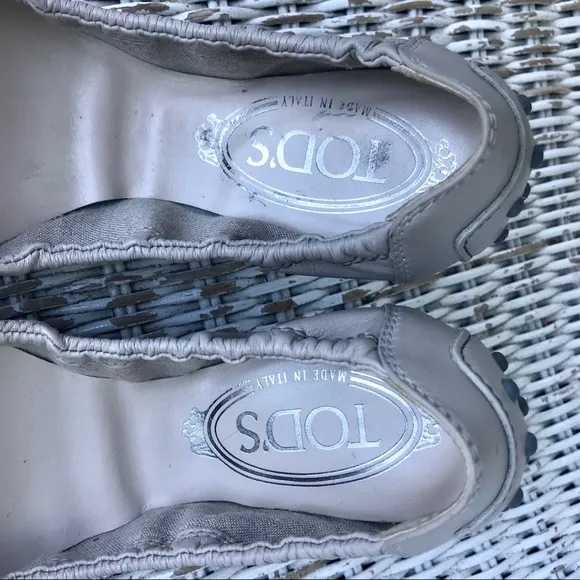 🆕 {Tod’s} ‘Dee’ Leather Ballet Flats in soft grey with black &amp; tan, size 7