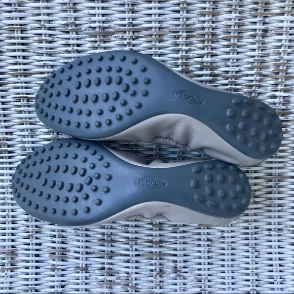 🆕 {Tod’s} ‘Dee’ Leather Ballet Flats in soft grey with black &amp; tan, size 7