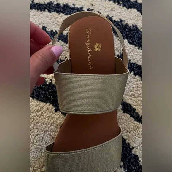 🆕 Tommy Bahama Muted Sage Gold Sakura Ankle Strap Wedge Sandals Size 9.5M