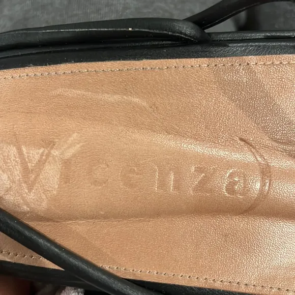🔹 Vicenza Maui Wrap Puffy Ankle Strap Sandals