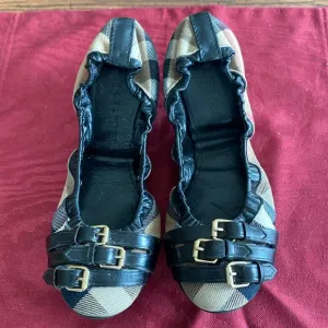 09:04   Burberry 3 Buckle Falcony Ballerina Flats