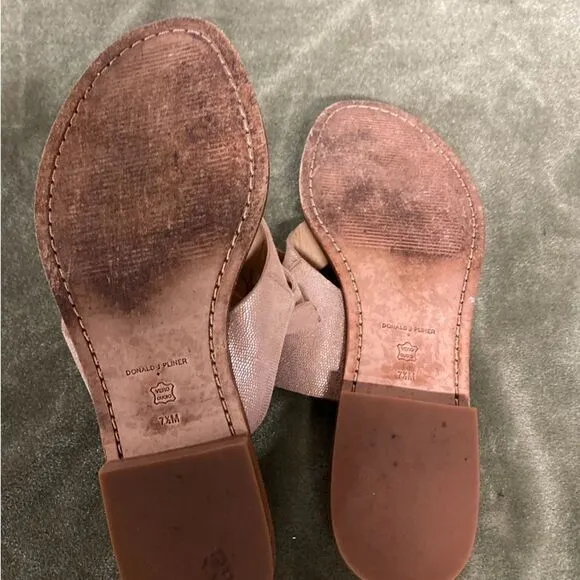 #100 DONALD J PLINER Champagne Ankle Strap Sandals
