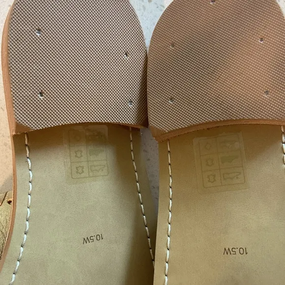 10.5 🔖 JACK ROGERS Women's Jacks Slip-On Flat Sandals Platinum