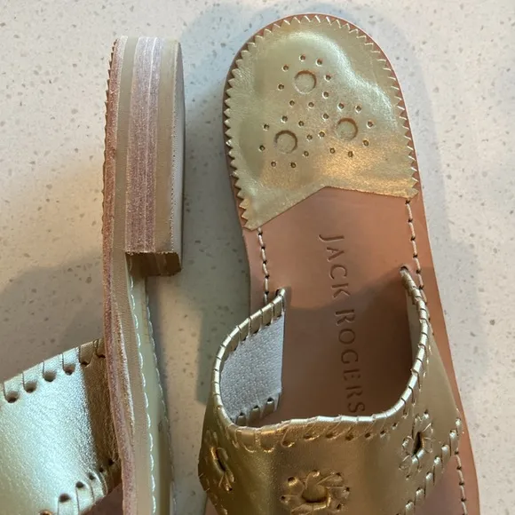 10.5 🔖 JACK ROGERS Women's Jacks Slip-On Flat Sandals Platinum