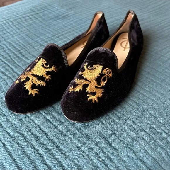 $325 Claudia Triana Black Velvet Flats Gold Embroidered Lion Womens 7 Smoking