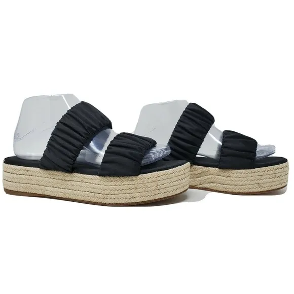$375 Mercedes Castillo Yolanda Platform Sandals