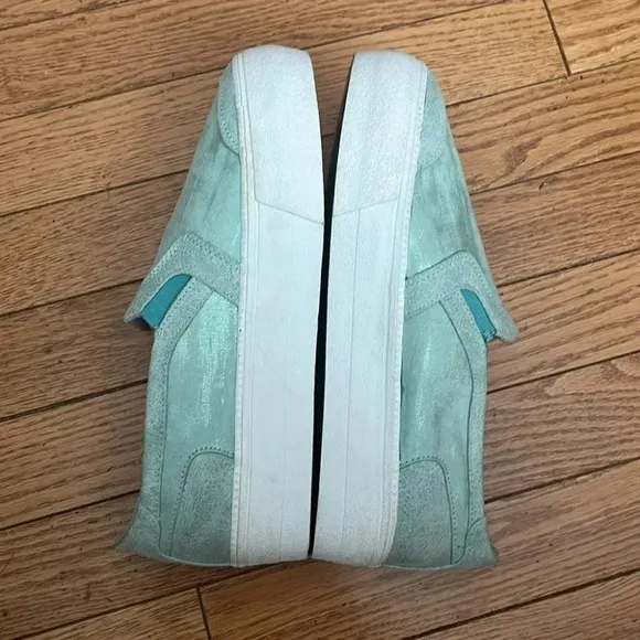 [38/8-8.5]Colmar Original Green Slip In Platform Sneakers