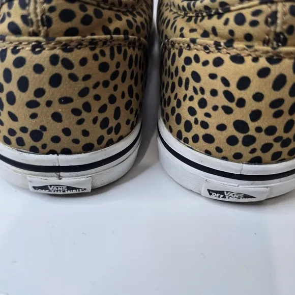 ⭐️40% Off⭐️ Vans Atwood Low Top Sneakers in Animal Print