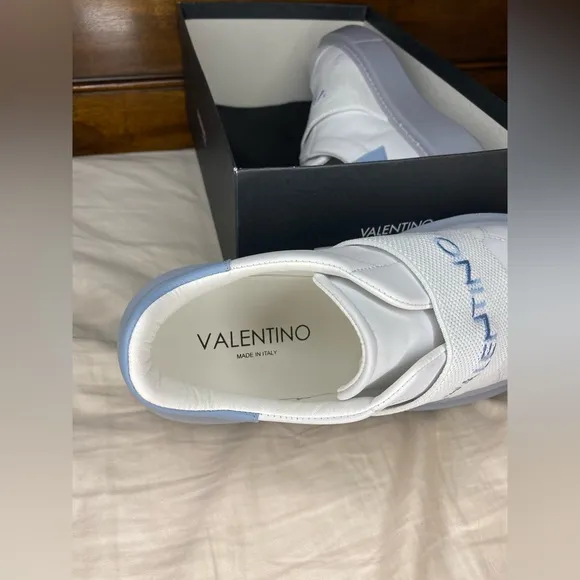 $499 RETAIL: NIB Valentino Incas Logo Leather Platform Slip On Sneakers size 9.5