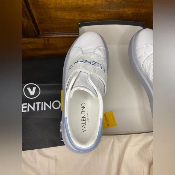 $499 RETAIL: NIB Valentino Incas Logo Leather Platform Slip On Sneakers size 9.5
