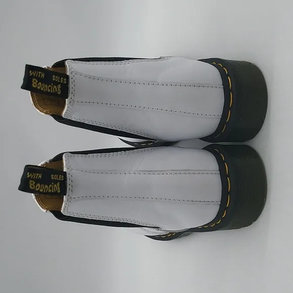 554- Dr. Martens Chelsea Boots White Size 9 – Never Worn