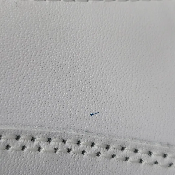 554- Dr. Martens Chelsea Boots White Size 9 – Never Worn