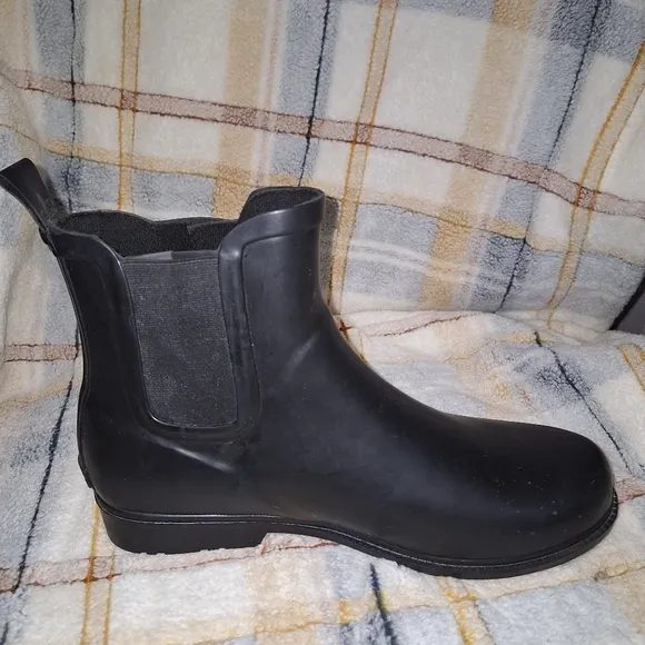 A pair of J. Crew Kenton Chelsea boots in a men's size 10. Like new condition