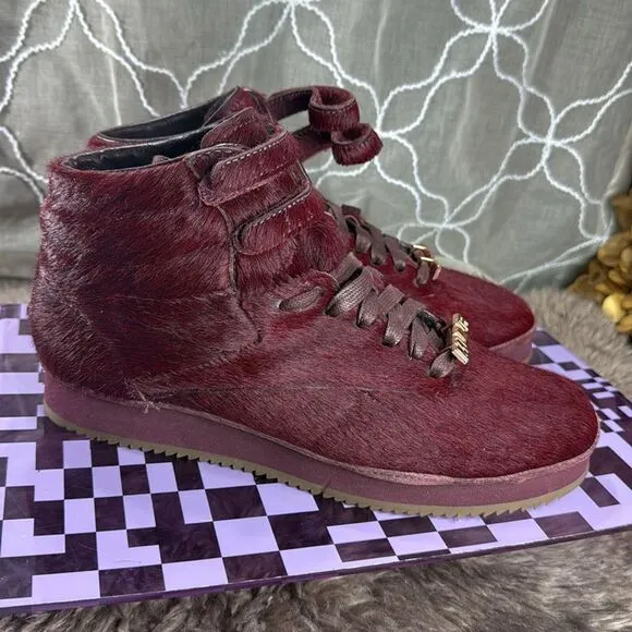 (A) RARE Reebok Amber Rose Muva Fuka Burgundy Gum Top Sneakers, Women's Size 9