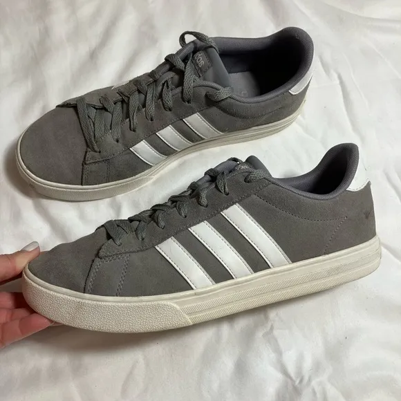 Adidas Gray and White Low-Top Sneakers with Signature Stripes Sz 10