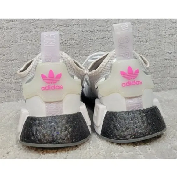ADIDAS NMD_R1 Spectoo Low Cloud Boys Size 5 White Low Top Athletic Sneakers Shoe