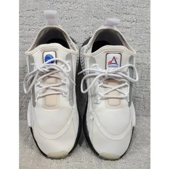 ADIDAS NMD_R1 Spectoo Low Cloud Boys Size 5 White Low Top Athletic Sneakers Shoe