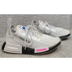 ADIDAS NMD_R1 Spectoo Low Cloud Boys Size 5 White Low Top Athletic Sneakers Shoe