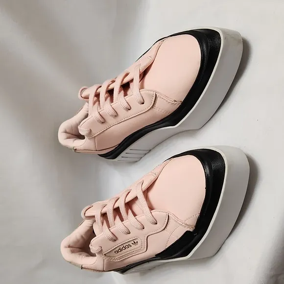 Adidas Sleek Pointed Toe Lace-up sneakers (womens size 6.5)