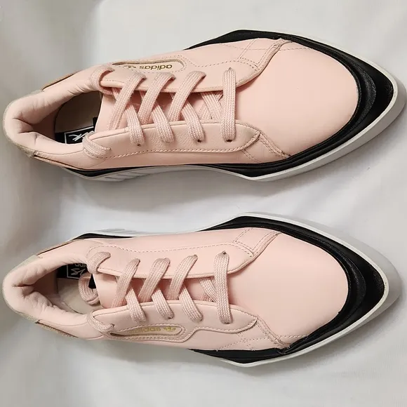 Adidas Sleek Pointed Toe Lace-up sneakers (womens size 6.5)