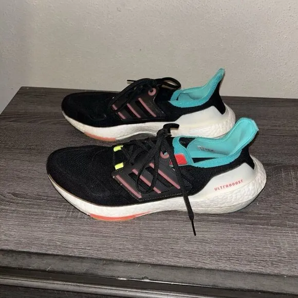 Adidas Ultraboost Black/ Mint Green Low Top Athletic Comfort Sneakers Size 11.5