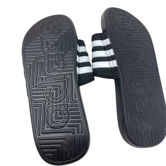 Adidas Women’s size 11 Adissage Slide Sandals Black NWT
