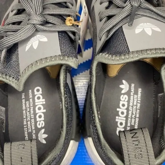 Adidas NMD_R1 low top sneakers