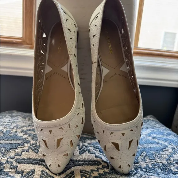Adrienne Vittadini White Perforated Flats