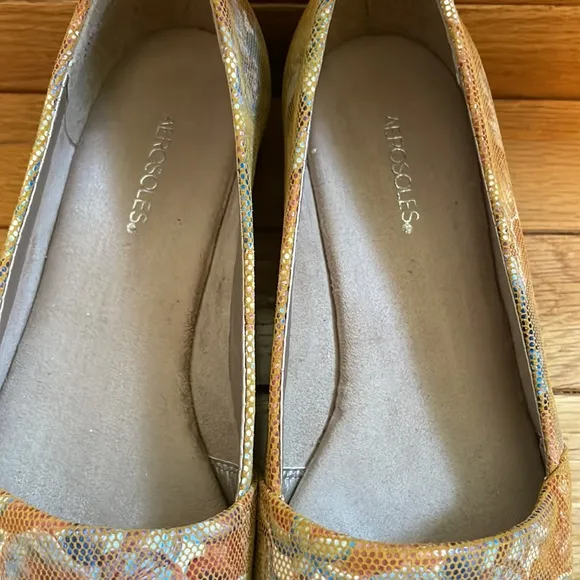 AEROSOLES Floral Leather Slip-Ons Loafers Size 7W