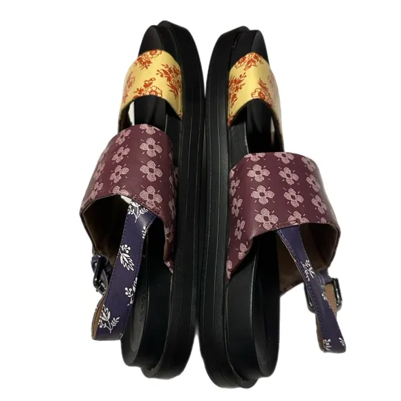 AEROSOLES X LAURA ASHLEYLa Leggenda Buckle Strap Sandals