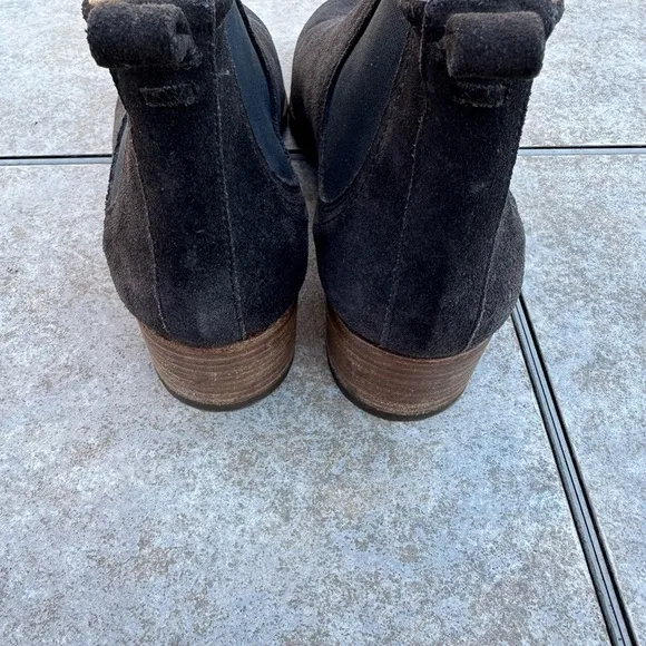 ALBERTO FERMANISuede Chelsea Boots