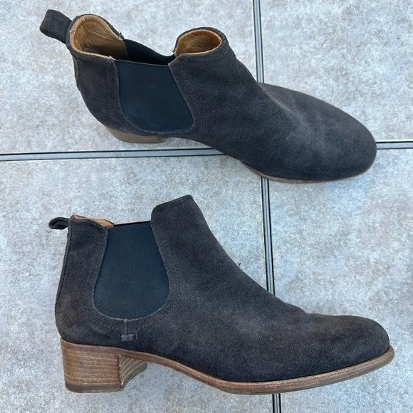 ALBERTO FERMANISuede Chelsea Boots