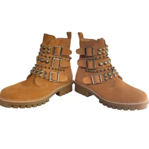 ALDO Kelia Multi Strap Buckle Caramel Combat Boot Silver Studs Women Size 8.5