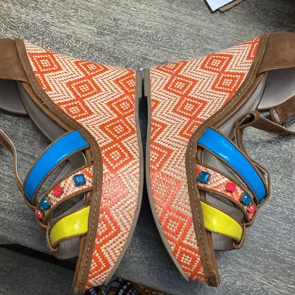 Aldo wedges ReVa beautiful summer colors stand out in these sexy sandals