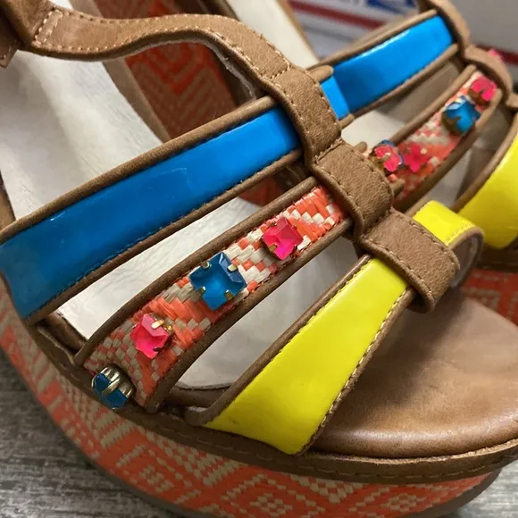 Aldo wedges ReVa beautiful summer colors stand out in these sexy sandals
