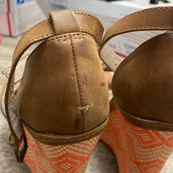 Aldo wedges ReVa beautiful summer colors stand out in these sexy sandals