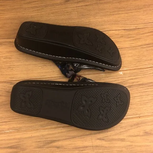 Alegria women slip on shimmery black and flowery leather sandals, 7.5