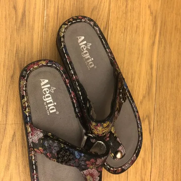 Alegria women slip on shimmery black and flowery leather sandals, 7.5