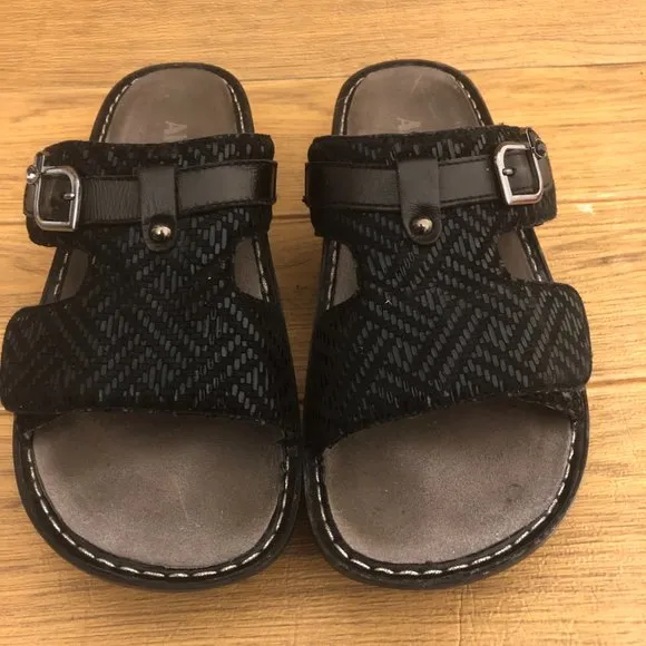 Alegria women slip on shimmery black leather sandals, 10.5